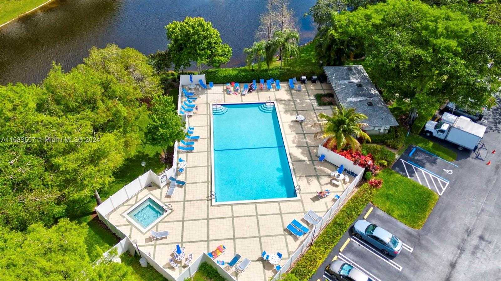 Small Image of 2334 SOUTH CYPRESS BEND DR #501, Pompano Beach Number 18