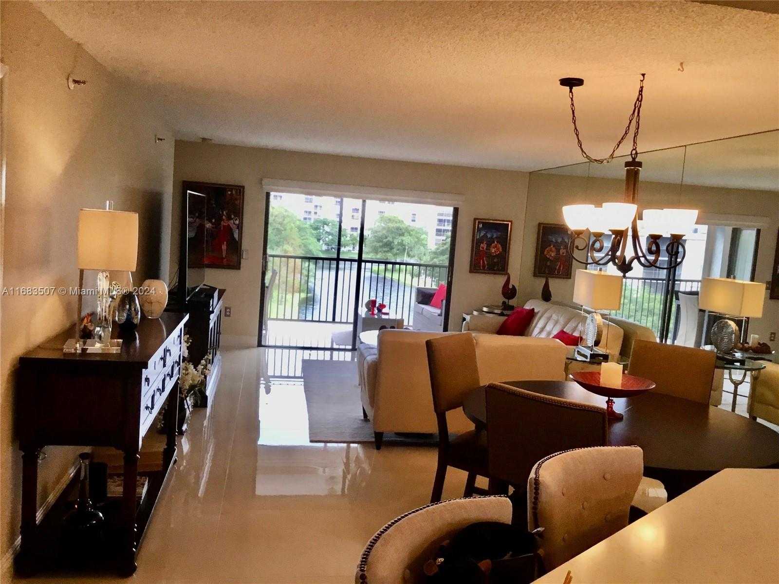 Small Image of 2334 SOUTH CYPRESS BEND DR #501, Pompano Beach Number 3