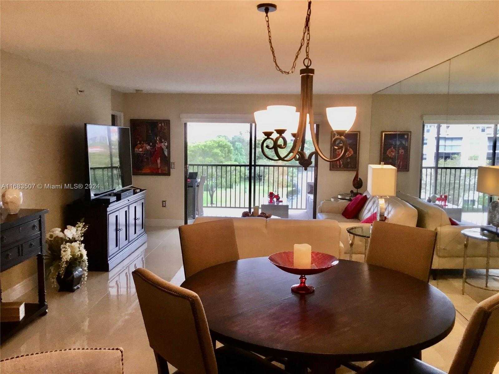 Small Image of 2334 SOUTH CYPRESS BEND DR #501, Pompano Beach Number 4