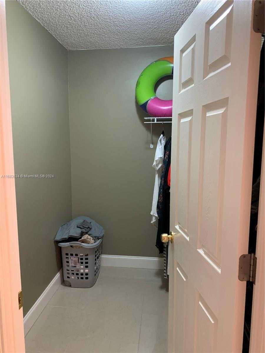 Small Image of 1865 SOUTH OCEAN DR #17F, Hallandale Beach Number 11