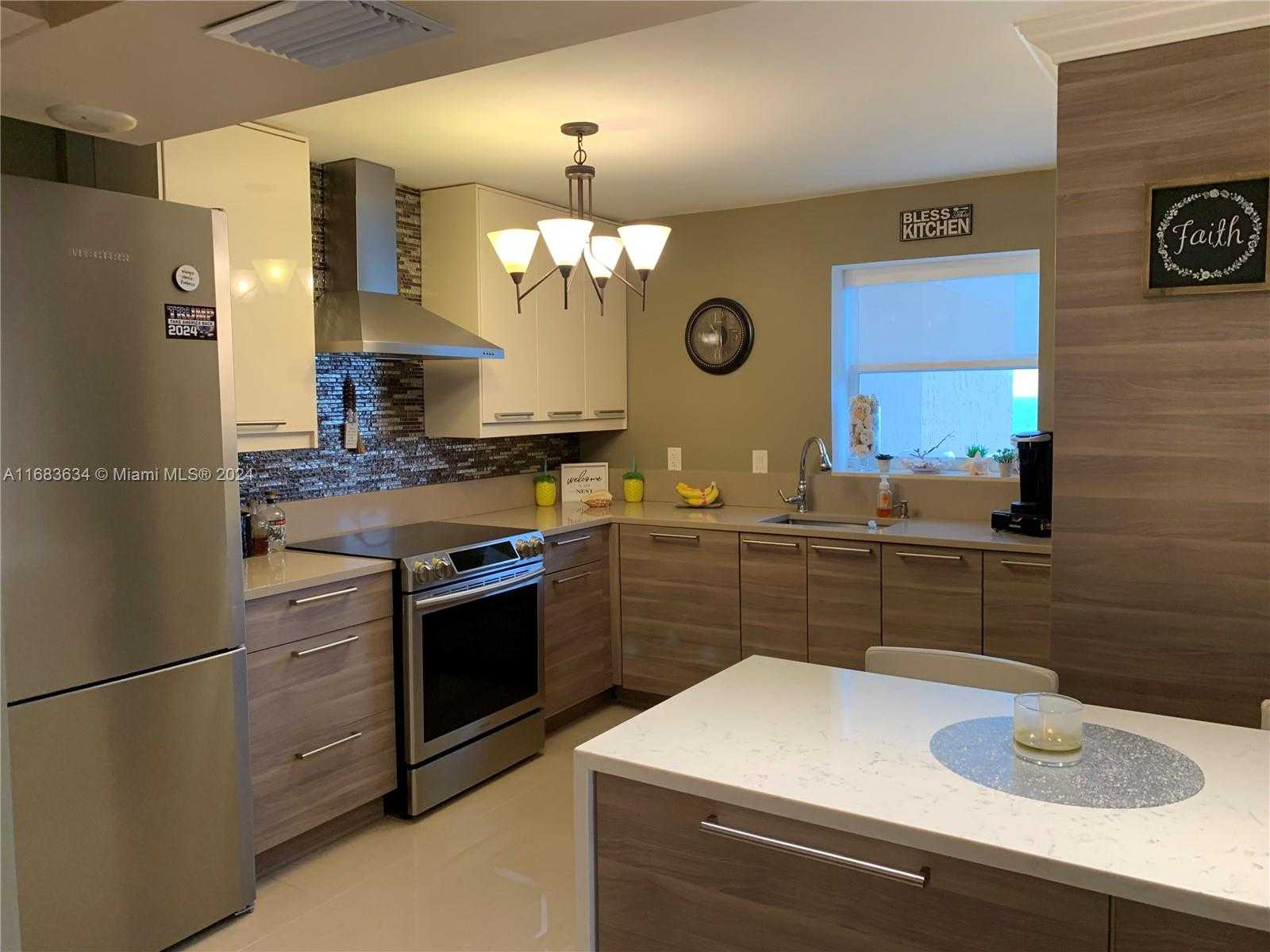 Small Image of 1865 SOUTH OCEAN DR #17F, Hallandale Beach Number 2