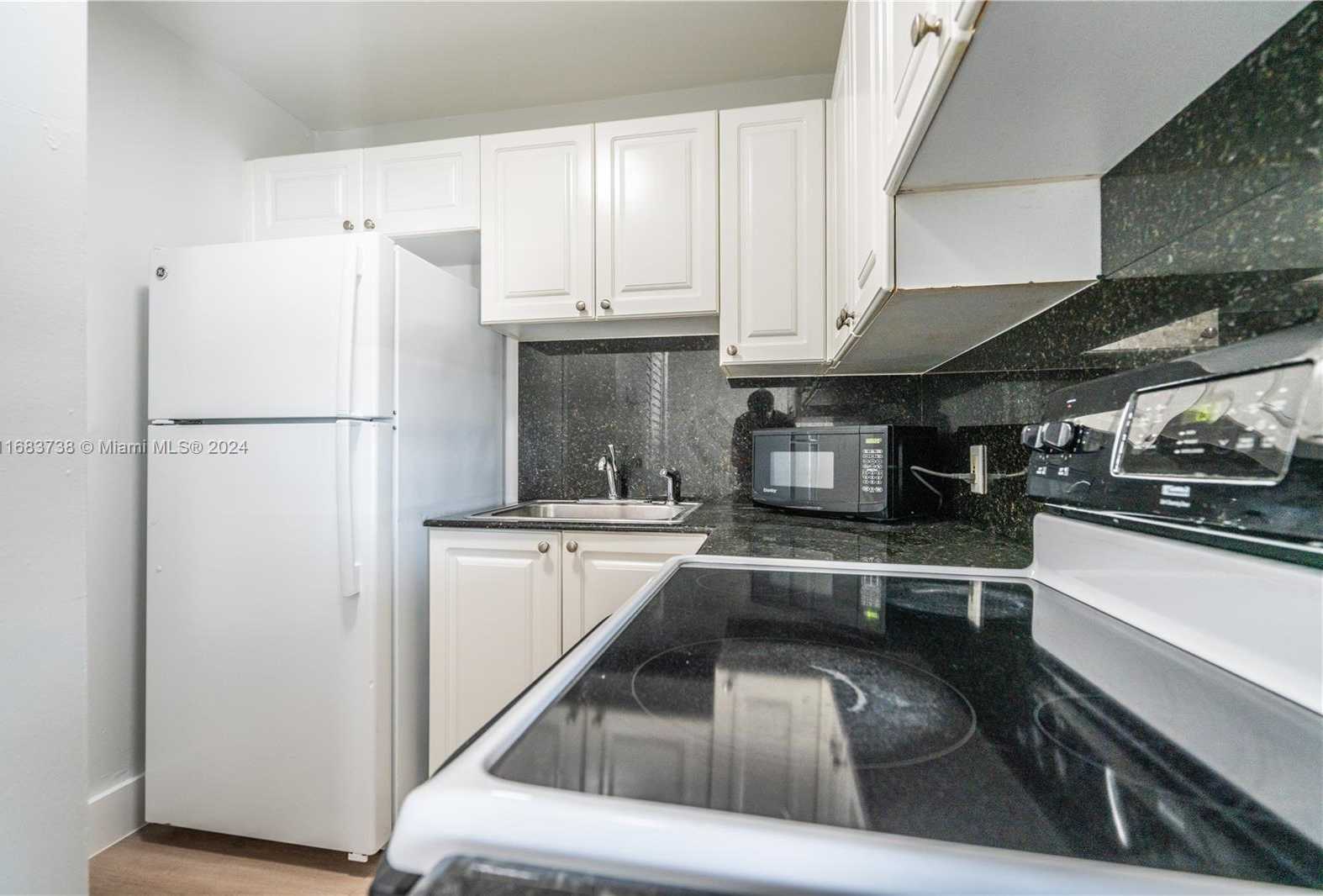 Small Image of 6969 COLLINS AVENUE #1502, Miami Beach Number 10