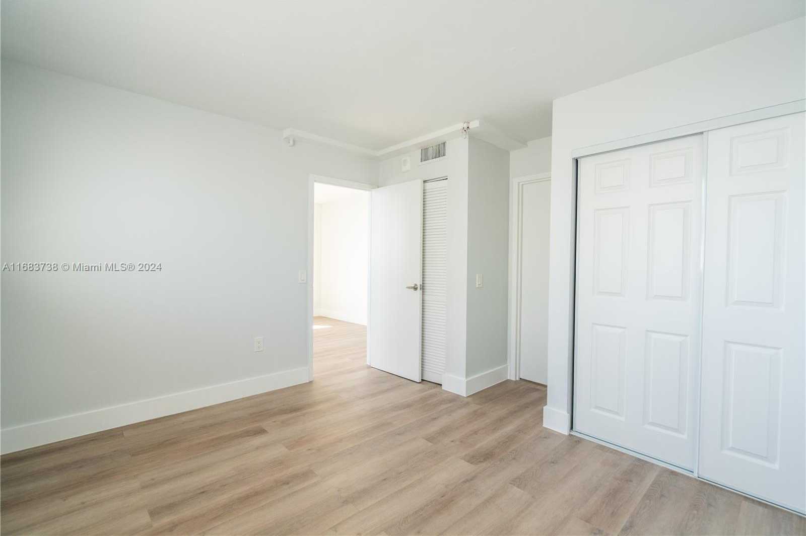 Small Image of 6969 COLLINS AVENUE #1502, Miami Beach Number 16