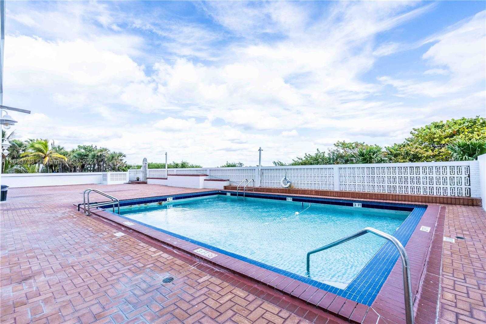 Small Image of 6969 COLLINS AVENUE #1502, Miami Beach Number 27