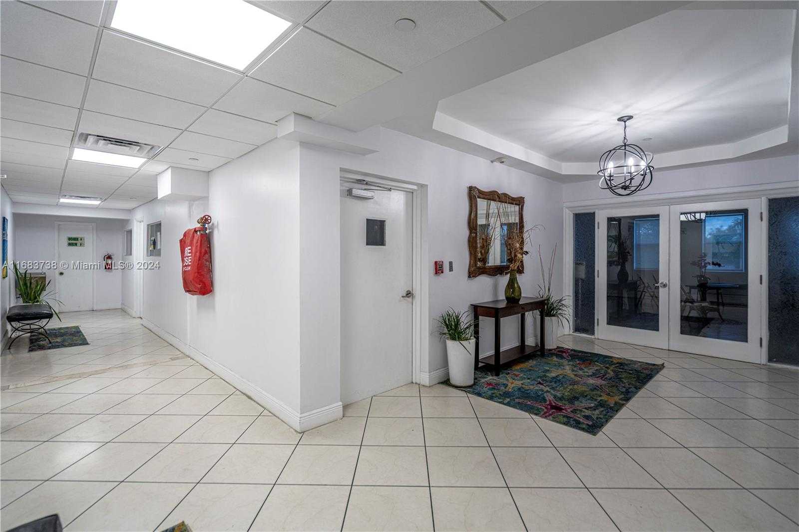 Small Image of 6969 COLLINS AVENUE #1502, Miami Beach Number 3