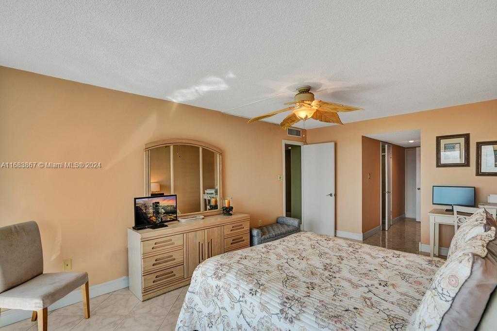 Small Image of 18011 BISCAYNE BLVD #1705, Aventura Number 21