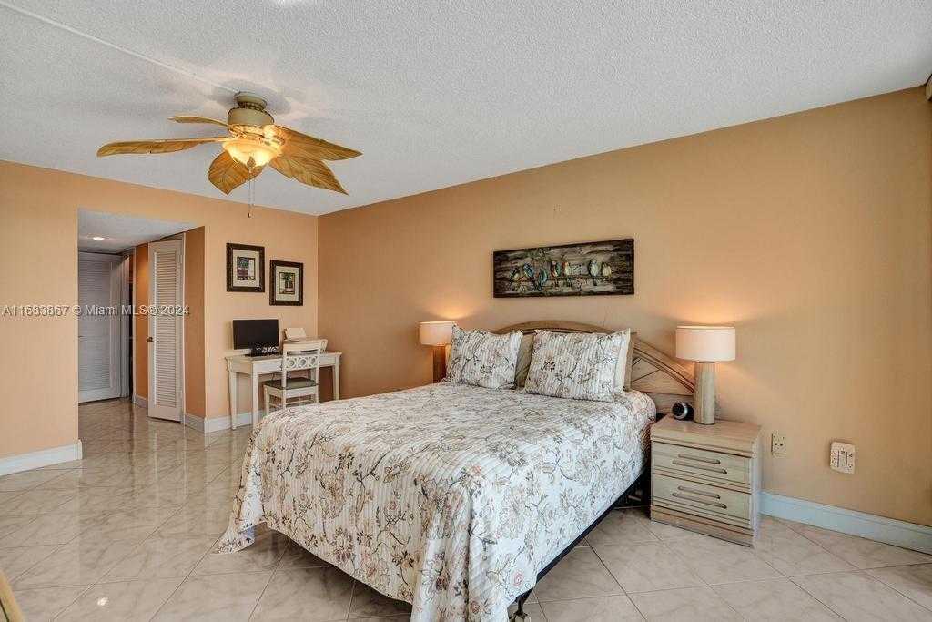 Small Image of 18011 BISCAYNE BLVD #1705, Aventura Number 22