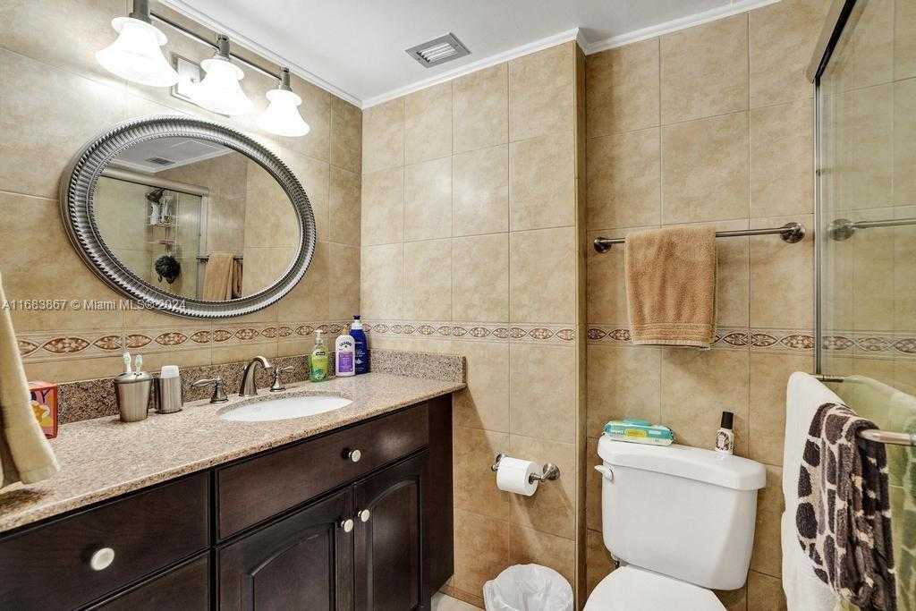 Small Image of 18011 BISCAYNE BLVD #1705, Aventura Number 23