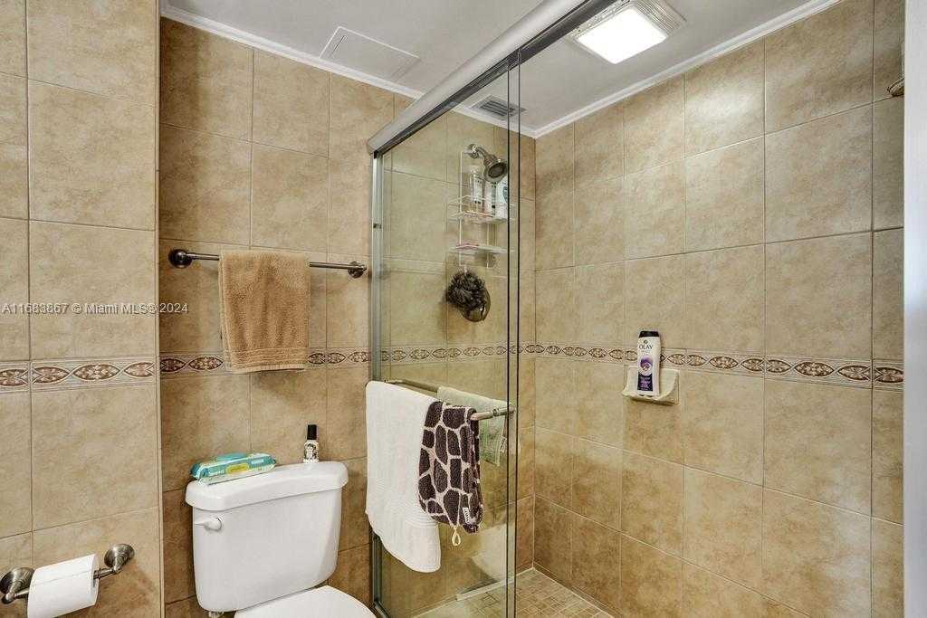 Small Image of 18011 BISCAYNE BLVD #1705, Aventura Number 24