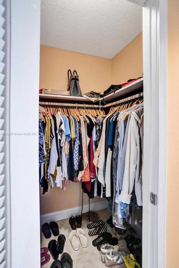 Small Image of 18011 BISCAYNE BLVD #1705, Aventura Number 26