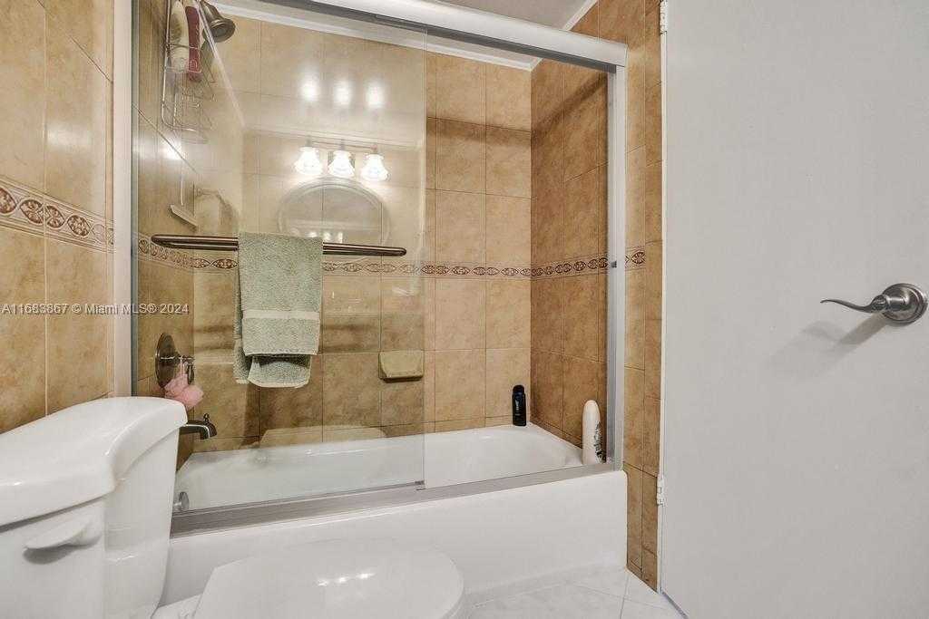 Small Image of 18011 BISCAYNE BLVD #1705, Aventura Number 33
