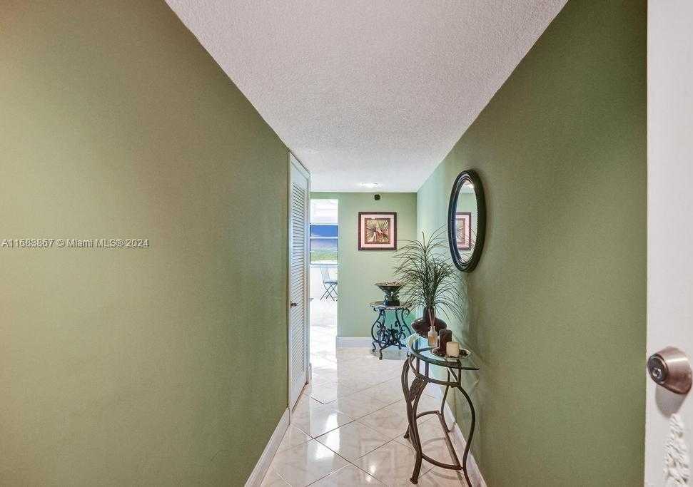 Small Image of 18011 BISCAYNE BLVD #1705, Aventura Number 37