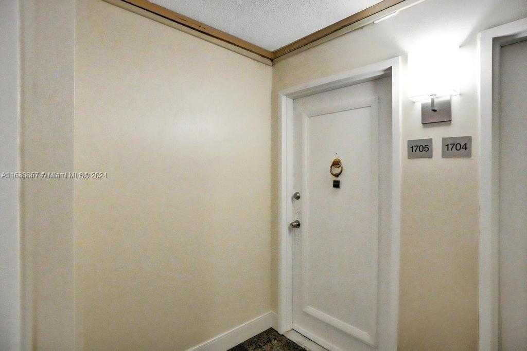 Small Image of 18011 BISCAYNE BLVD #1705, Aventura Number 38