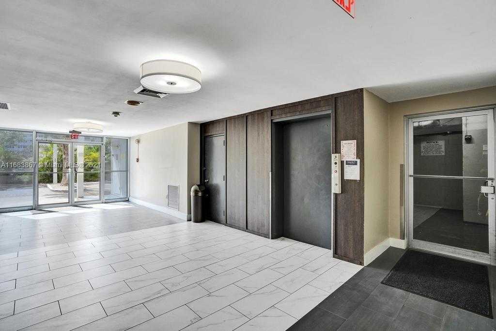 Small Image of 18011 BISCAYNE BLVD #1705, Aventura Number 44