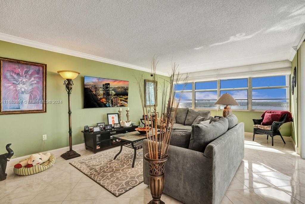 Small Image of 18011 BISCAYNE BLVD #1705, Aventura Number 5