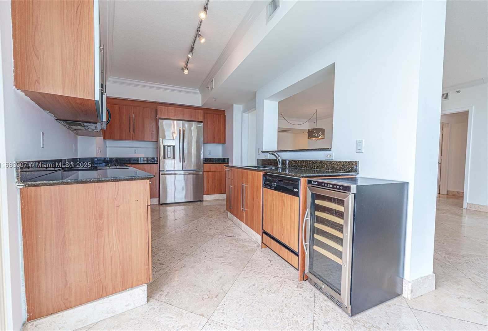 Small Image of 335 SOUTH BISCAYNE BLVD #2009, Miami Number 17