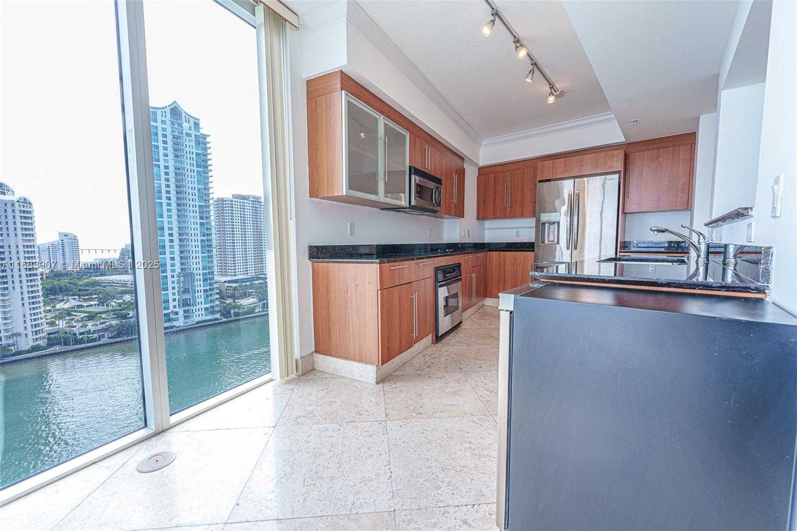 Small Image of 335 SOUTH BISCAYNE BLVD #2009, Miami Number 20