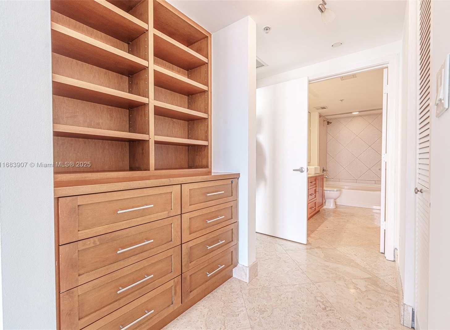 Small Image of 335 SOUTH BISCAYNE BLVD #2009, Miami Number 26