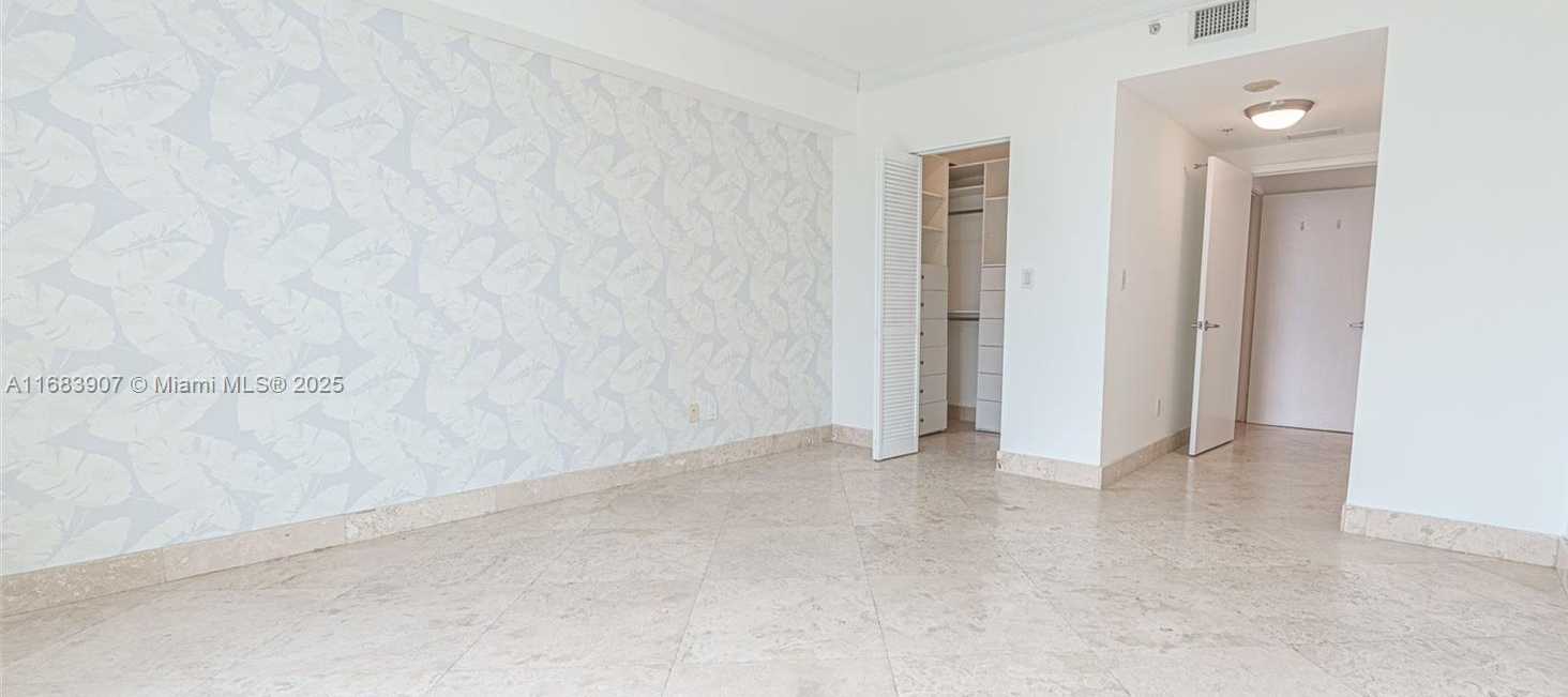 Small Image of 335 SOUTH BISCAYNE BLVD #2009, Miami Number 29