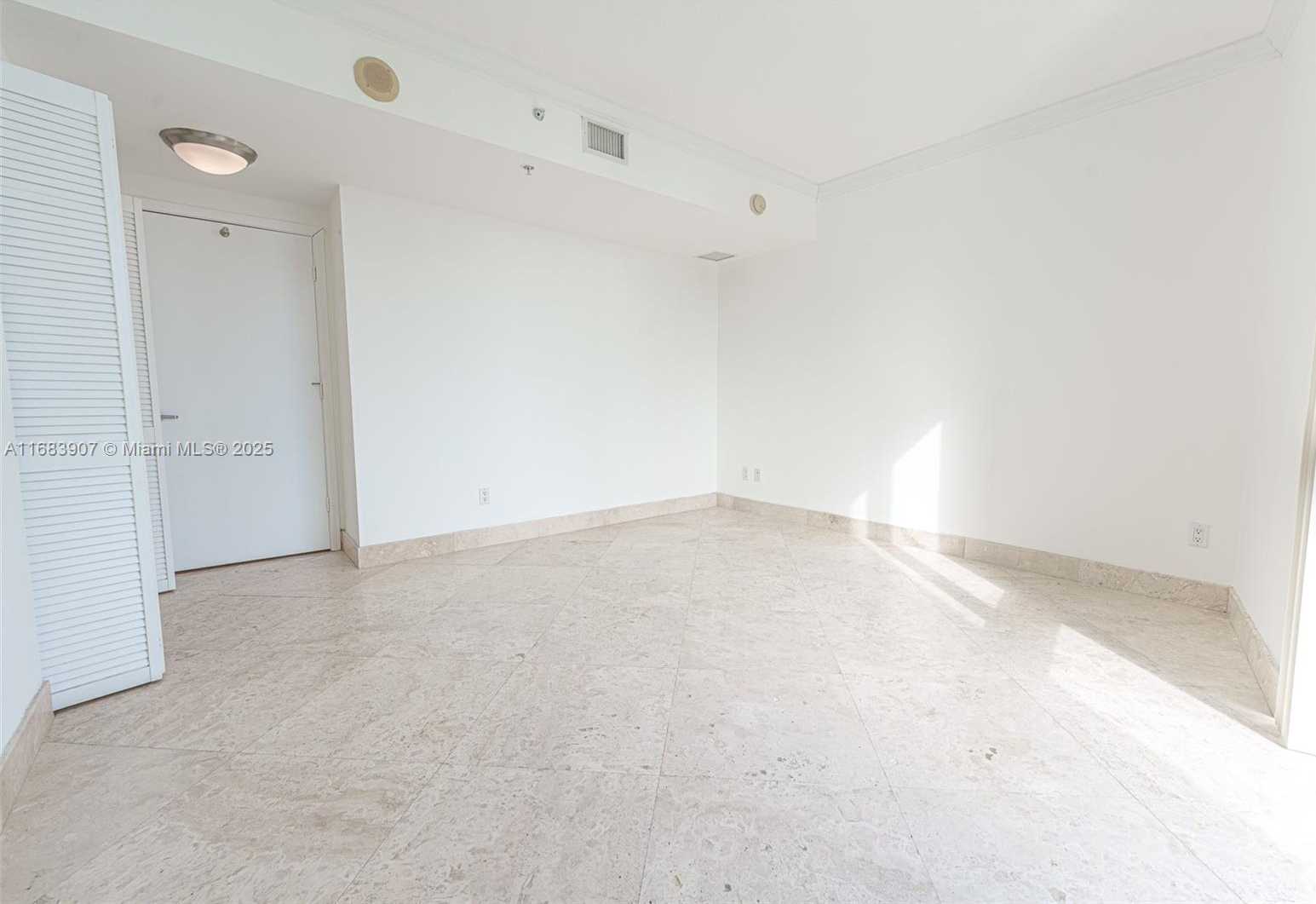 Small Image of 335 SOUTH BISCAYNE BLVD #2009, Miami Number 33