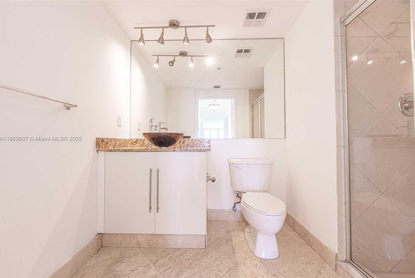 Small Image of 335 SOUTH BISCAYNE BLVD #2009, Miami Number 36