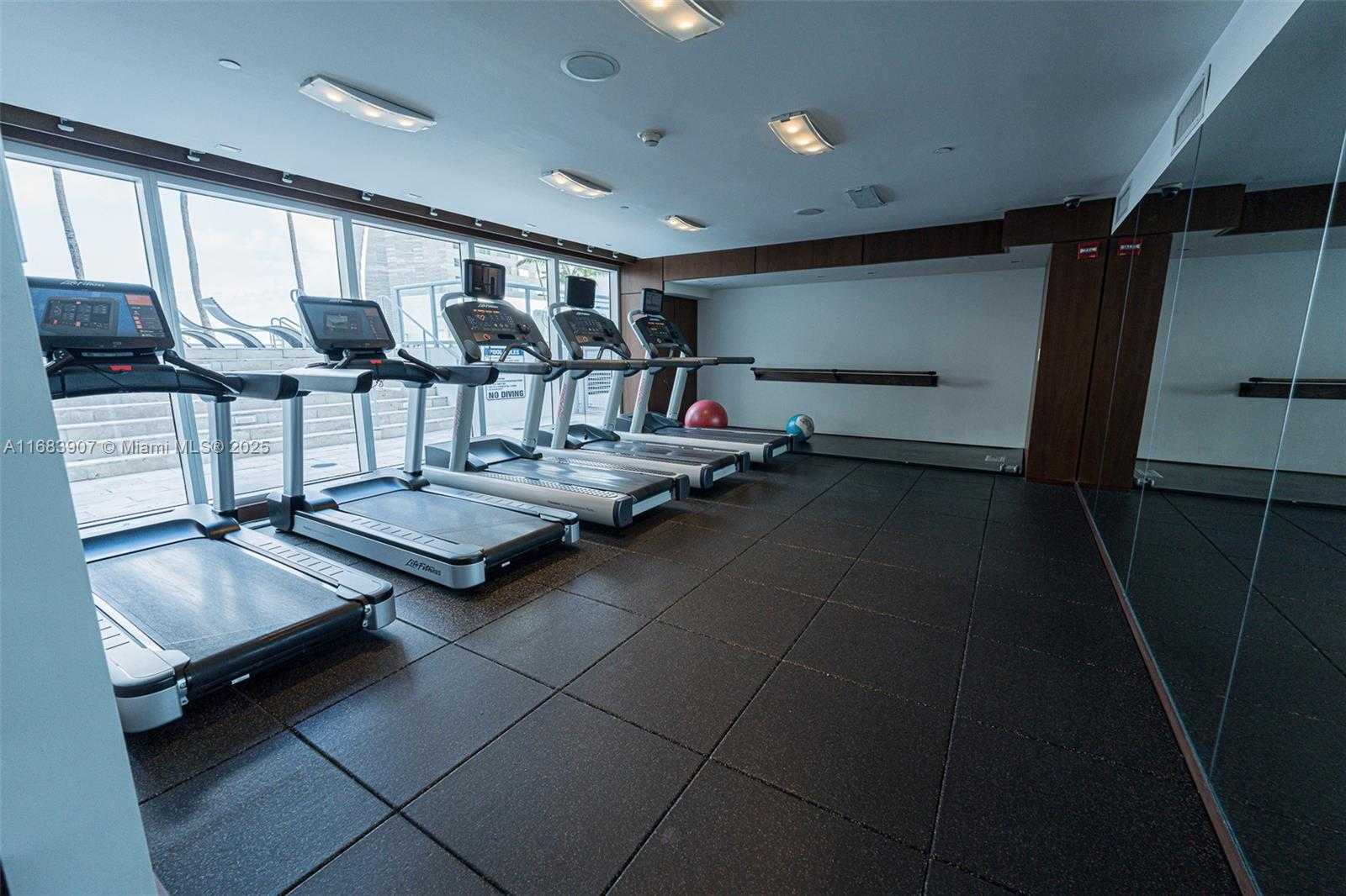 Small Image of 335 SOUTH BISCAYNE BLVD #2009, Miami Number 46