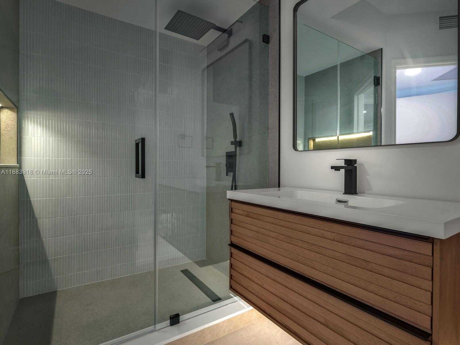 Small Image of 1330 WEST AVE #1511, Miami Beach Number 11