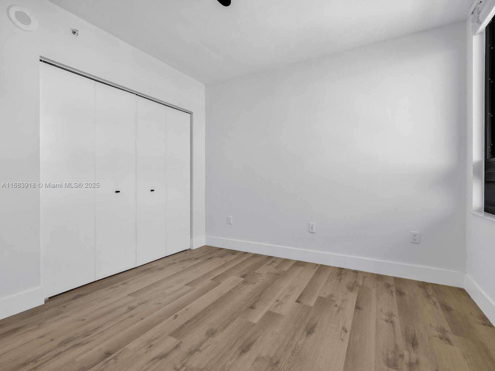 Small Image of 1330 WEST AVE #1511, Miami Beach Number 15