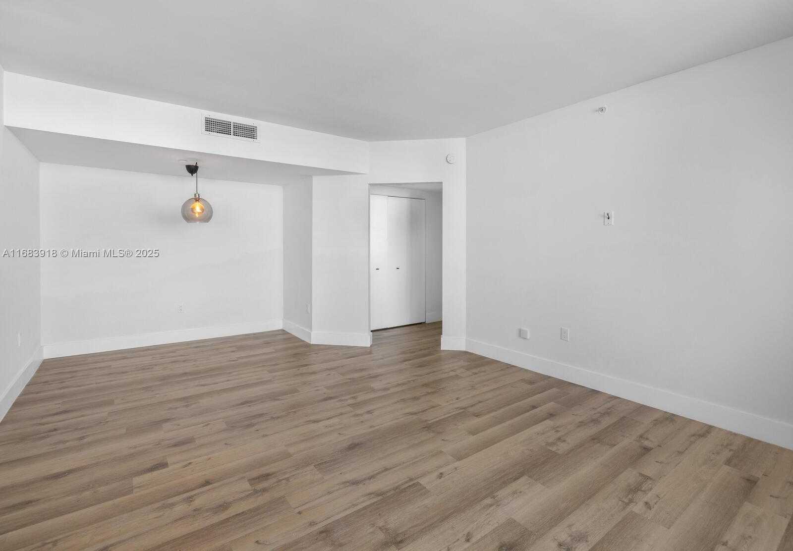 Small Image of 1330 WEST AVE #1511, Miami Beach Number 19