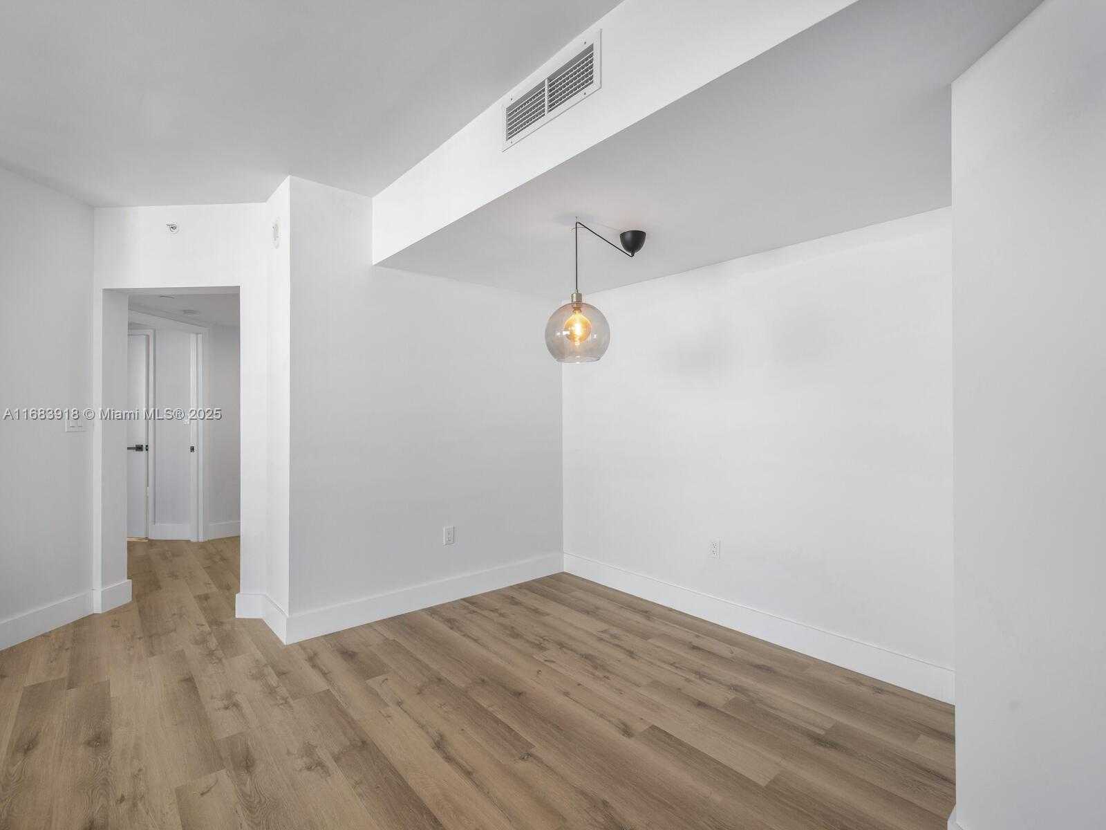 Small Image of 1330 WEST AVE #1511, Miami Beach Number 2