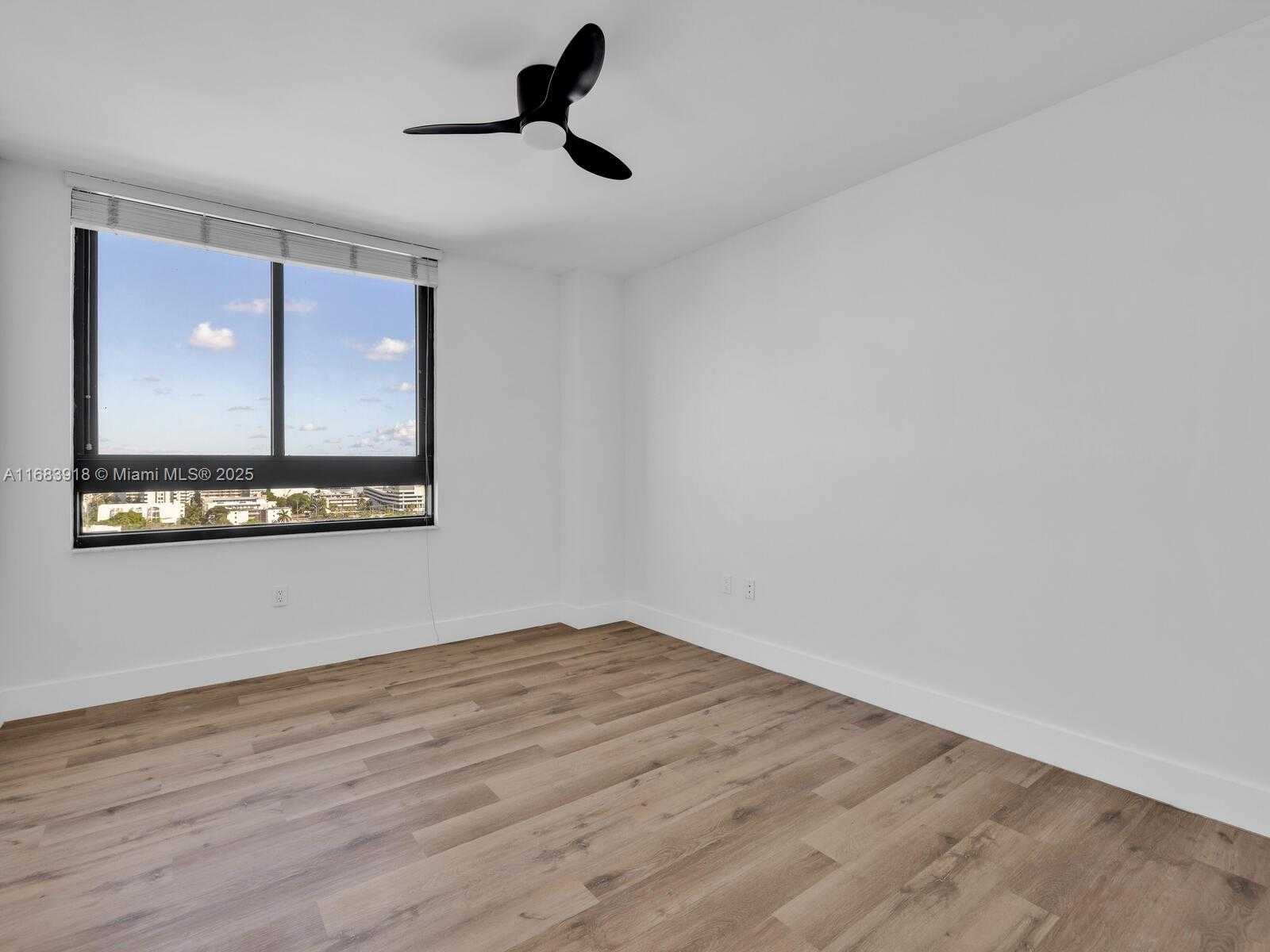 Small Image of 1330 WEST AVE #1511, Miami Beach Number 23