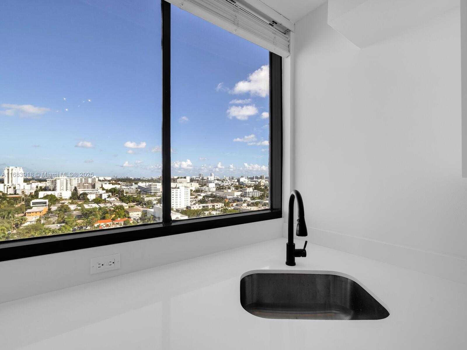 Small Image of 1330 WEST AVE #1511, Miami Beach Number 8