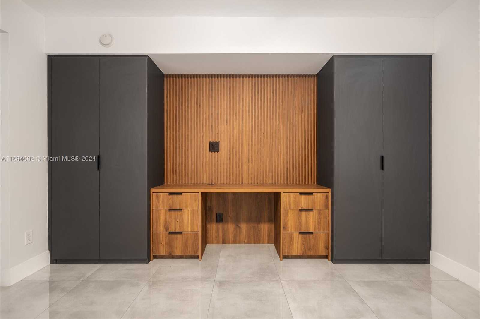 Small Image of 335 SOUTH BISCAYNE BLVD #1502, Miami Number 11