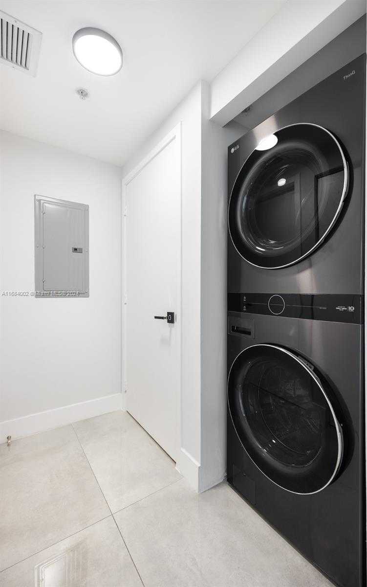 Small Image of 335 SOUTH BISCAYNE BLVD #1502, Miami Number 15
