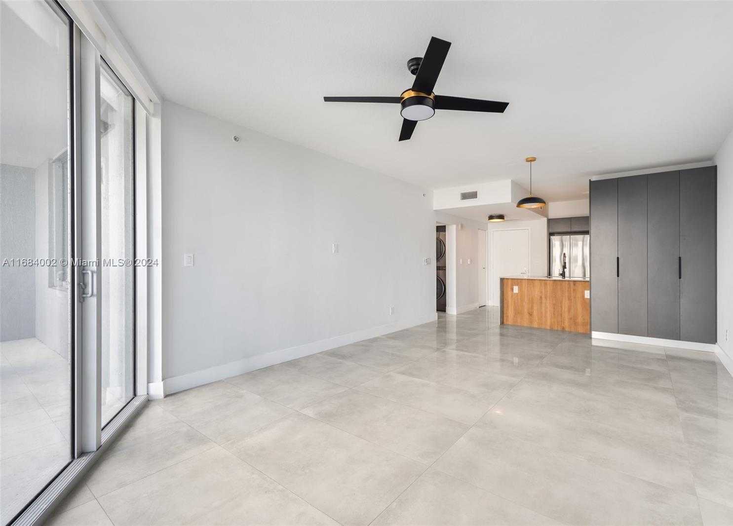 Small Image of 335 SOUTH BISCAYNE BLVD #1502, Miami Number 2