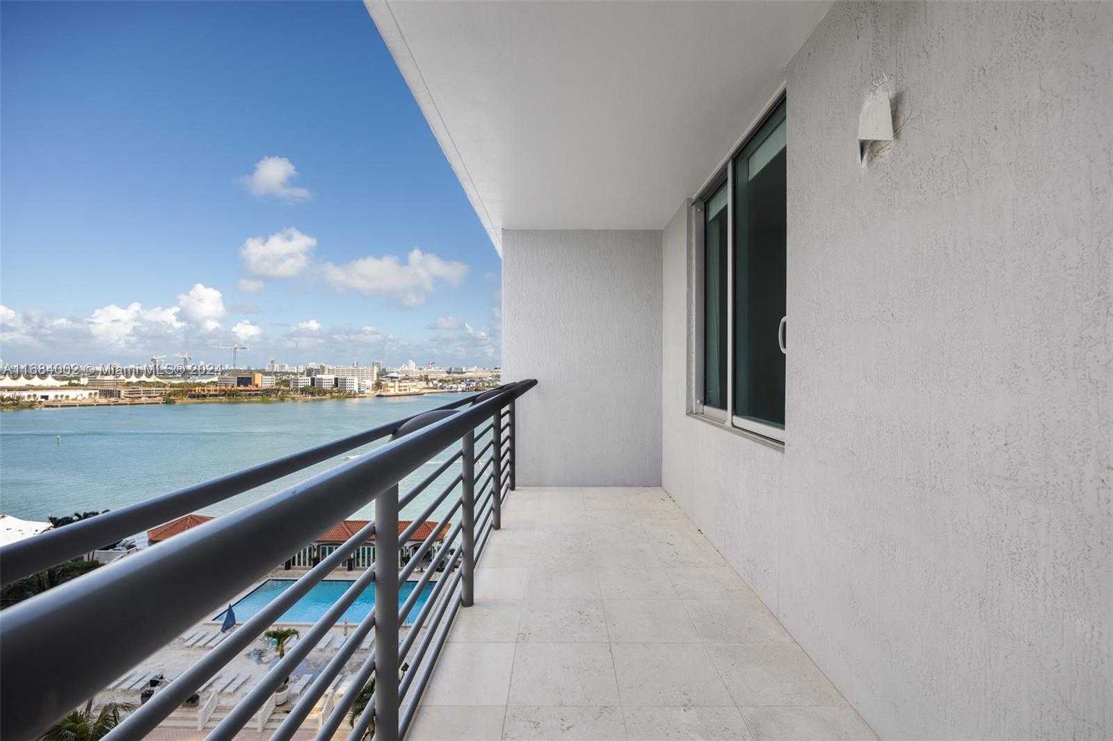 Small Image of 335 SOUTH BISCAYNE BLVD #1502, Miami Number 5