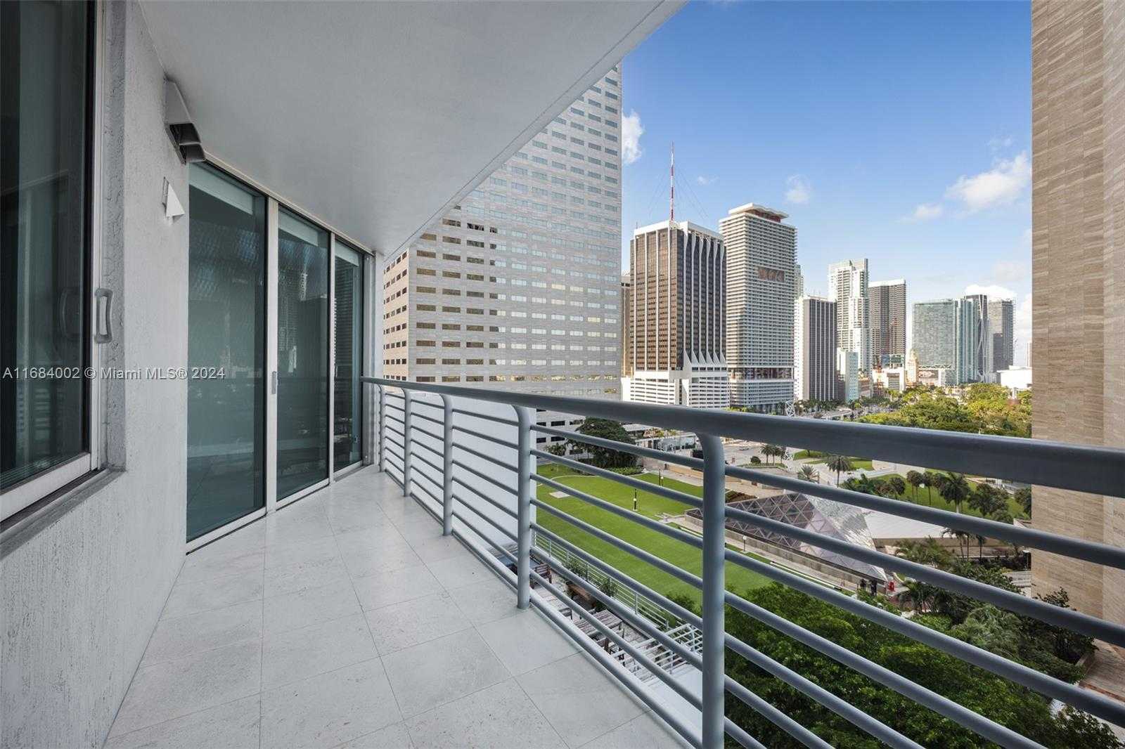Small Image of 335 SOUTH BISCAYNE BLVD #1502, Miami Number 6