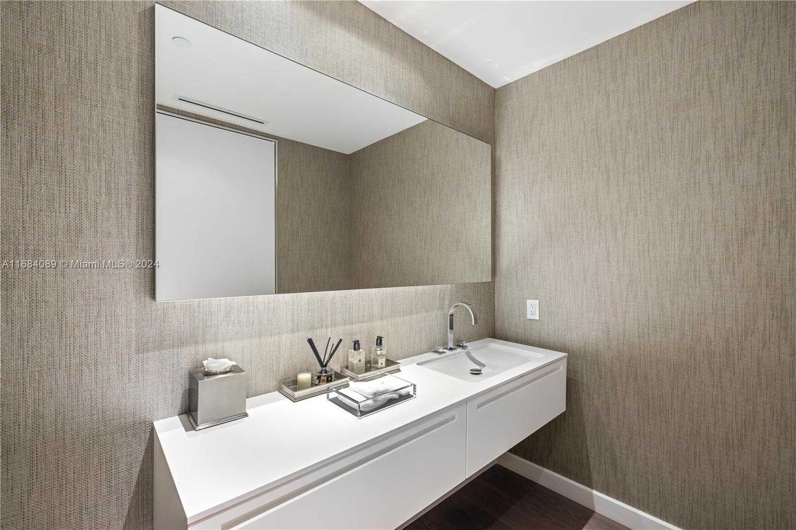 Small Image of 7065 FISHER ISLAND DR #7065, Miami Beach Number 27