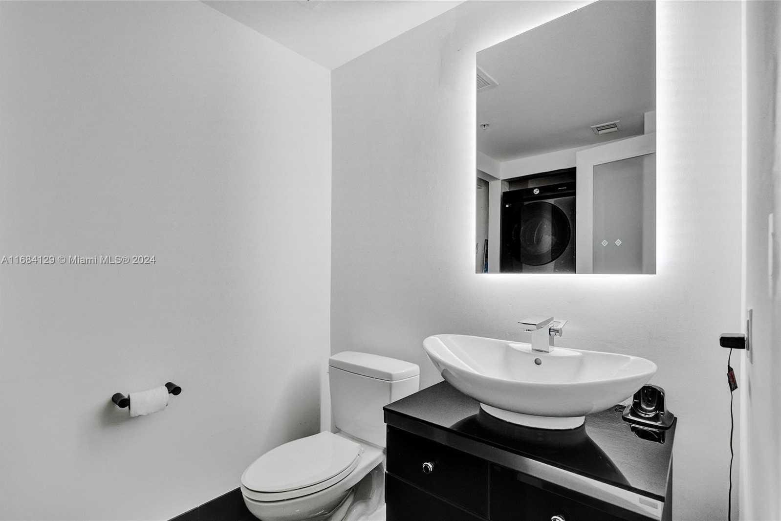 Small Image of 7901 HISPANOLA AVE #1601, North Bay Village Number 12