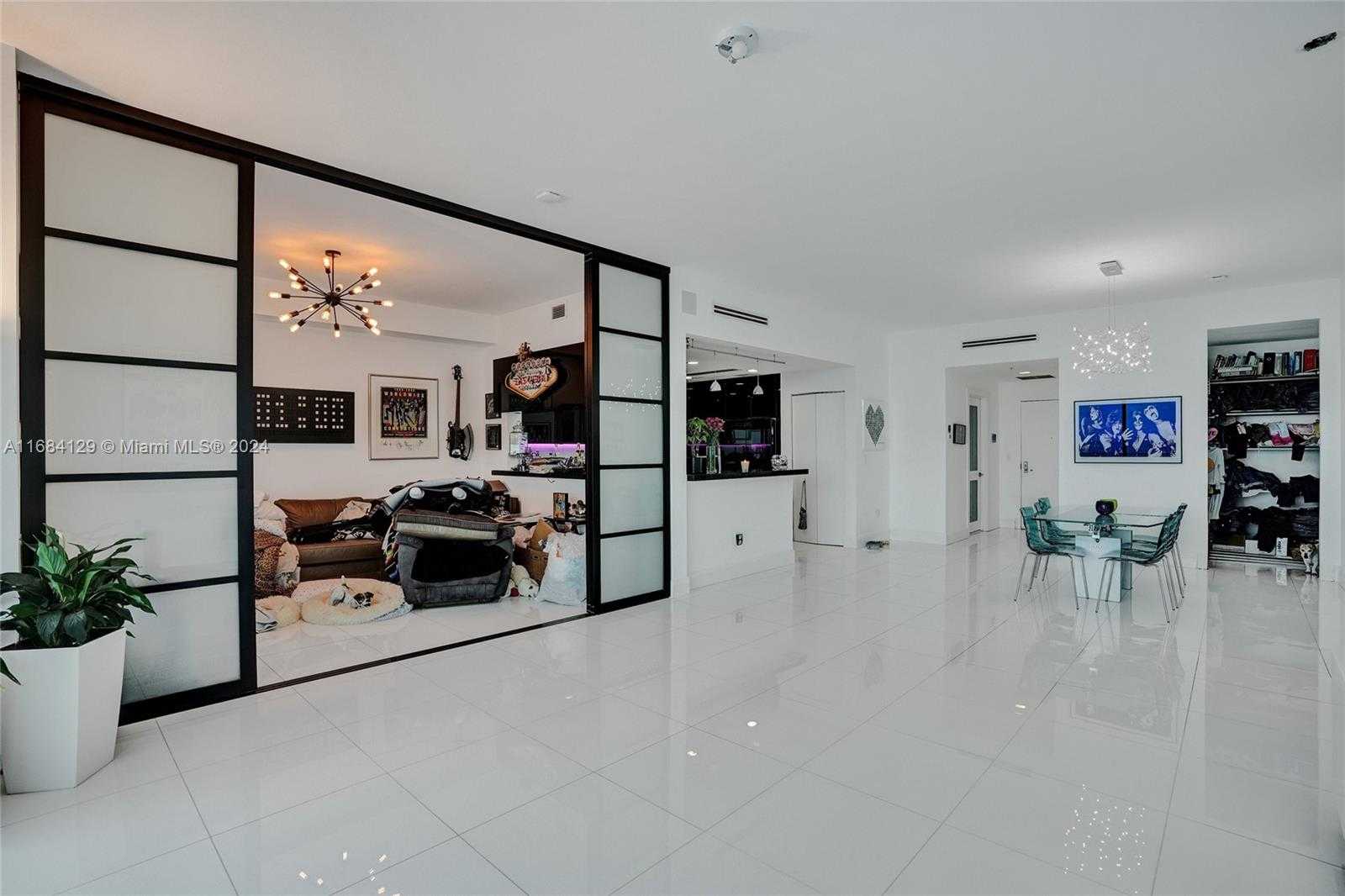 Small Image of 7901 HISPANOLA AVE #1601, North Bay Village Number 15