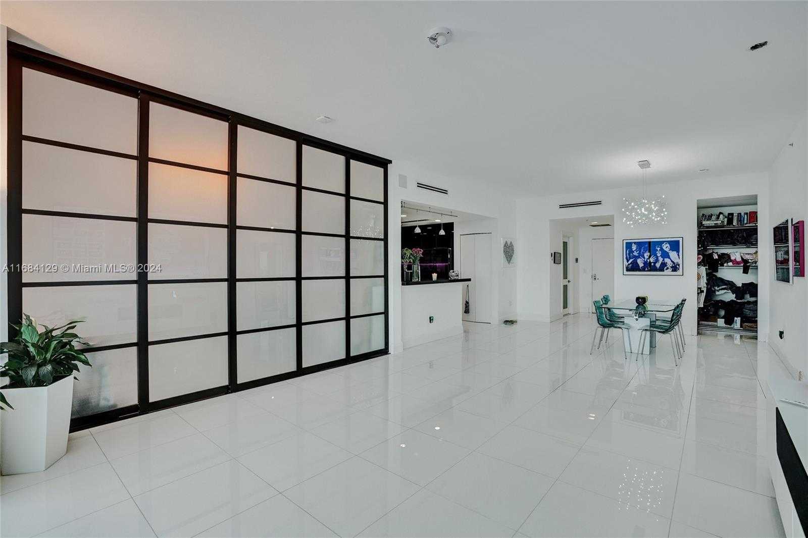 Small Image of 7901 HISPANOLA AVE #1601, North Bay Village Number 17