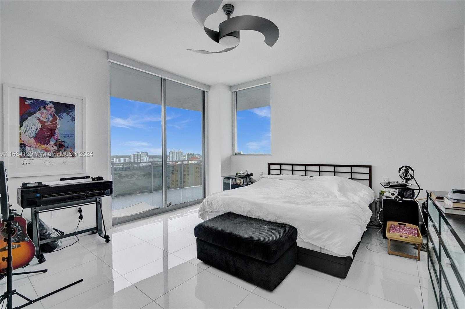 Small Image of 7901 HISPANOLA AVE #1601, North Bay Village Number 20
