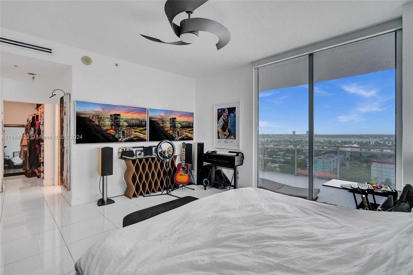 Small Image of 7901 HISPANOLA AVE #1601, North Bay Village Number 22