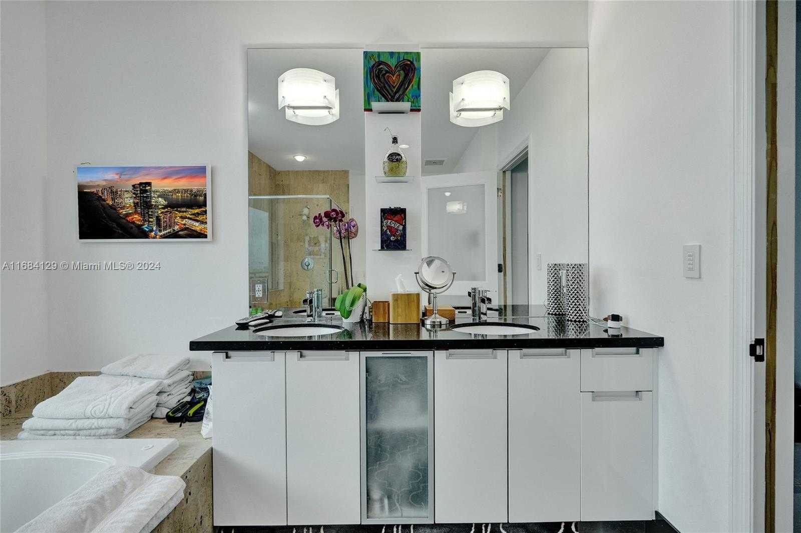 Small Image of 7901 HISPANOLA AVE #1601, North Bay Village Number 25