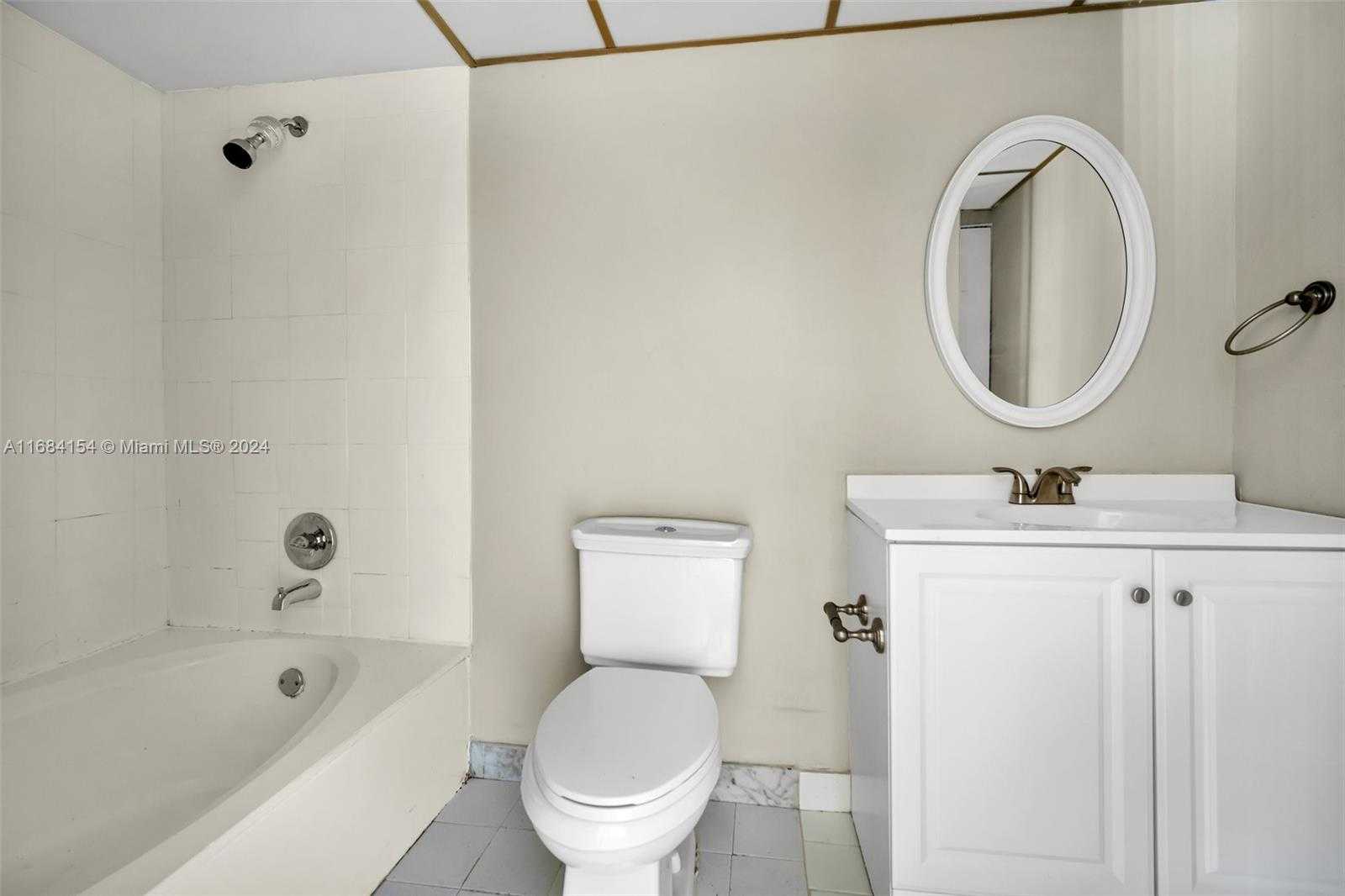 Small Image of 66 Wimbledon Lakes Dr, Plantation, FL 33324, USA Number 16