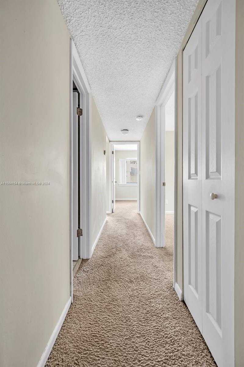 Small Image of 66 Wimbledon Lakes Dr, Plantation, FL 33324, USA Number 18