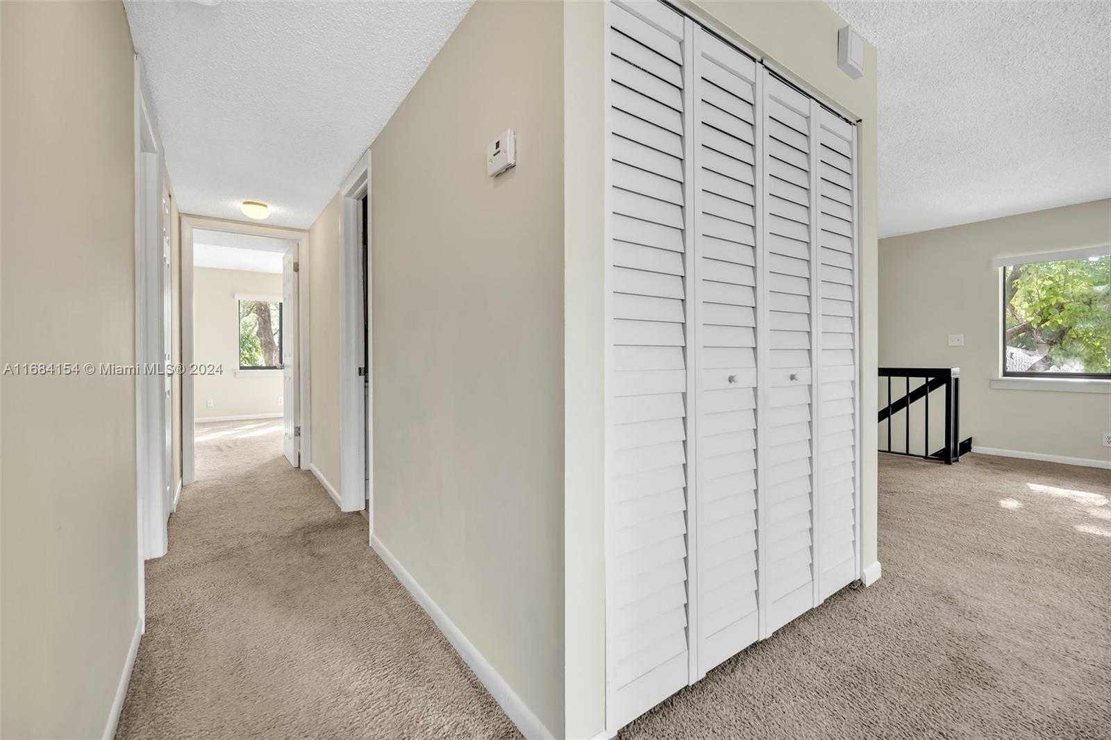 Small Image of 66 Wimbledon Lakes Dr, Plantation, FL 33324, USA Number 19