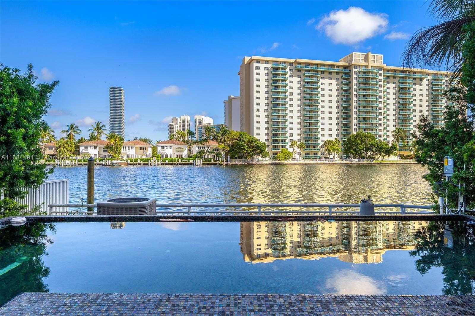 Small Image of 19555 NORTH EAST 37TH AVE, Aventura Number 57