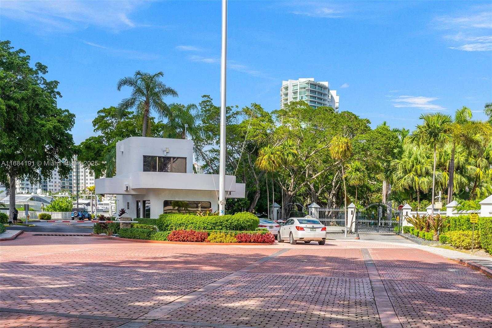 Small Image of 19555 NORTH EAST 37TH AVE, Aventura Number 60