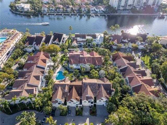 Small Image of 19555 NORTH EAST 37TH AVE, Aventura Number 61
